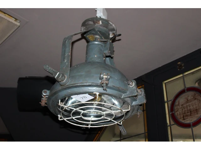 Industriële hanglamp met doorsnede ruim 50 cm. hoogte lamp 45 cm. - afbeelding 1 van  1