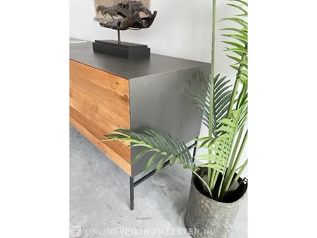 Industriële lange tv-meubel van teak en staal tower living, pandora, teak / antraciet - afbeelding 4 van  16