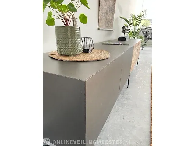 Industriële lange tv-meubel van teak en staal tower living, pandora, teak / antraciet - afbeelding 5 van  16