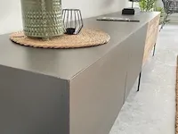 Industriële lange tv-meubel van teak en staal tower living, pandora, teak / antraciet - afbeelding 5 van  16