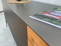 Industriële lange tv-meubel van teak en staal tower living, pandora, teak / antraciet - afbeelding 11 van  16