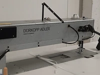 Industriële naaimachine op tafel, durkopp adler, k467 990096 467-65-fa-373, 1995 - afbeelding 11 van  14