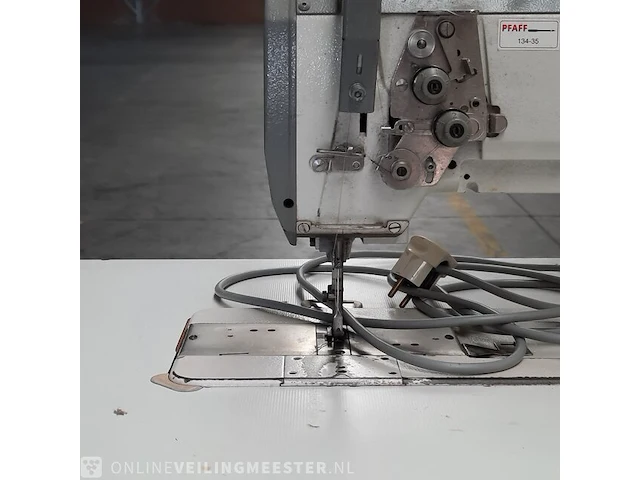 Industriële naaimachine pfaff, 1420 - afbeelding 15 van  17