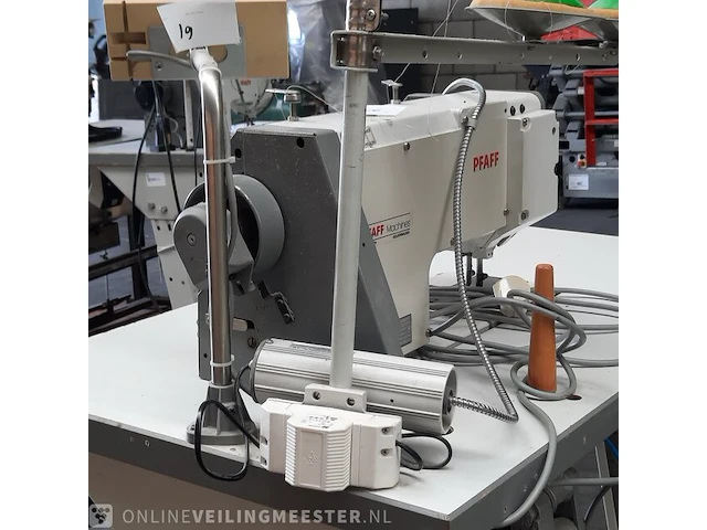 Industriële naaimachine pfaff, 1420 - afbeelding 8 van  17