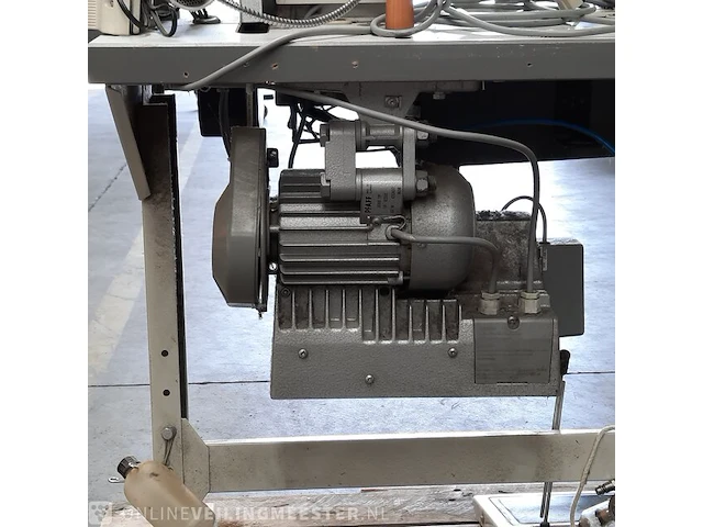 Industriële naaimachine pfaff, 1420 - afbeelding 9 van  17