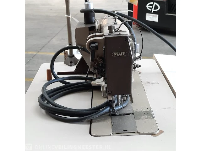 Industriële naaimachine pfaff, 650 - afbeelding 9 van  15