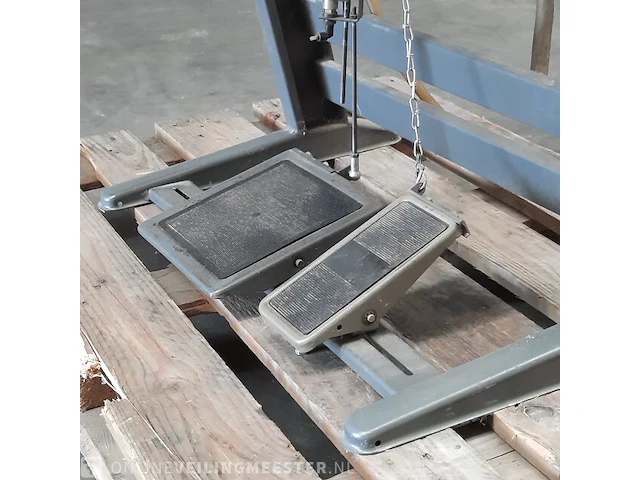 Industriële naaimachine - afbeelding 17 van  17