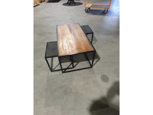 Industriële salontafelset – hout en zwart staal, starfurn, 2024 - afbeelding 2 van  3