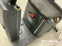 Industriële schrobzuigmachine - afbeelding 10 van  23