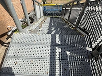 Industriële toegangstrap - 13 treden - platform - afbeelding 1 van  8