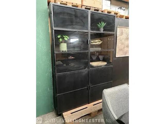 Industriële vitrine buffetkast in zwart staal rusty furniture, zwart, bouwjaar 2023 - afbeelding 6 van  12