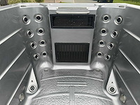 Infinitas 15 persoons dubbele cabine jacuzzi / zwemspa en buitenspa - afbeelding 13 van  34