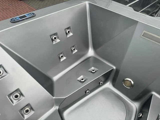 Infinitas 15 persoons dubbele cabine jacuzzi / zwemspa en buitenspa - afbeelding 4 van  34