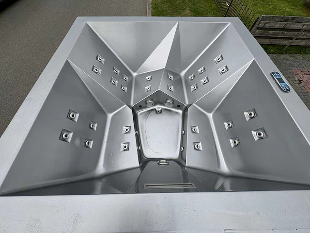 Infinitas 15 persoons dubbele cabine jacuzzi / zwemspa en buitenspa - afbeelding 7 van  34