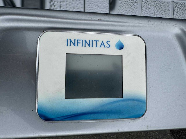 Infinitas 15 persoons dubbele cabine jacuzzi / zwemspa en buitenspa - afbeelding 23 van  34