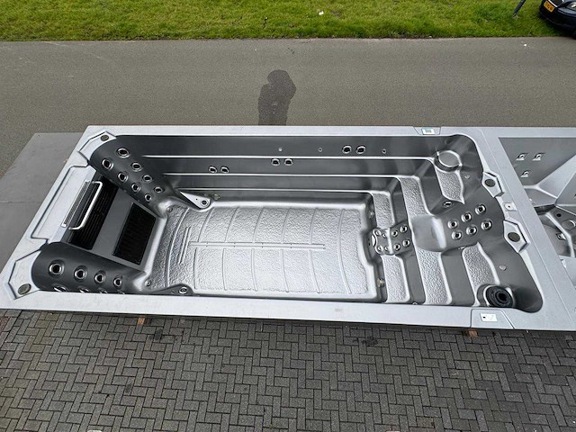Infinitas 15 persoons dubbele cabine jacuzzi / zwemspa en buitenspa - afbeelding 4 van  34