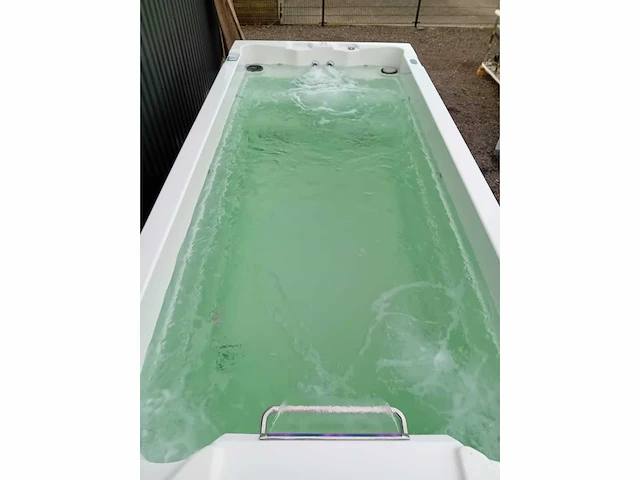 Infinitas 15 persoons jacuzzi en zwemspa - afbeelding 11 van  44