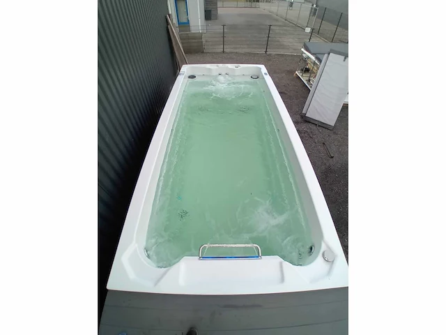 Infinitas 15 persoons jacuzzi en zwemspa - afbeelding 14 van  44