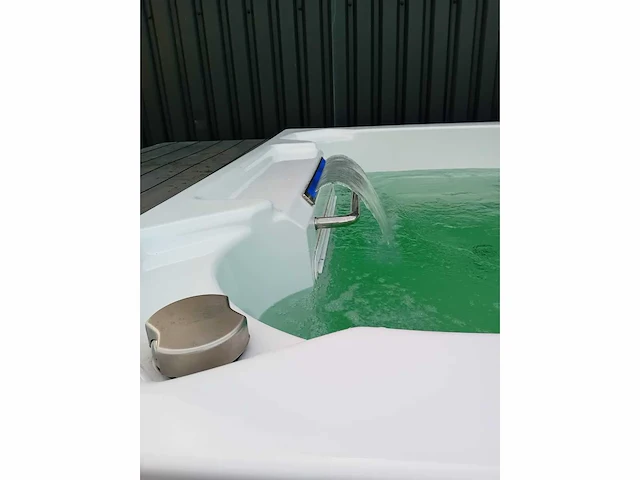 Infinitas 15 persoons jacuzzi en zwemspa - afbeelding 18 van  44