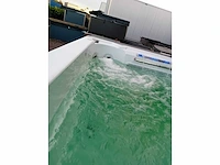 Infinitas 15 persoons jacuzzi en zwemspa - afbeelding 26 van  44