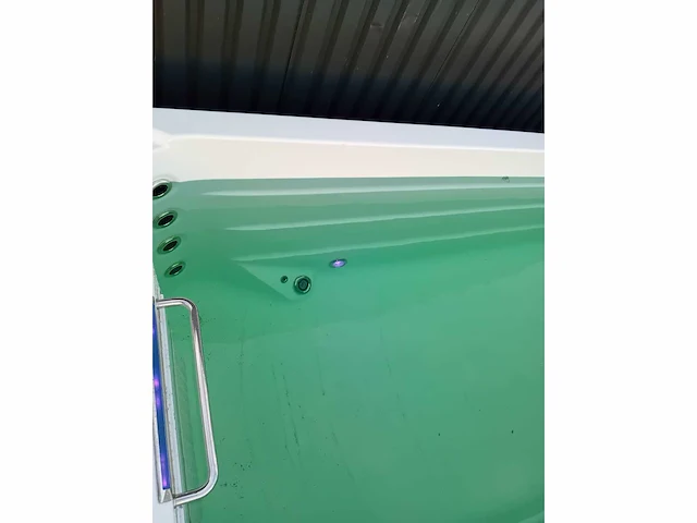 Infinitas 15 persoons jacuzzi en zwemspa - afbeelding 28 van  44