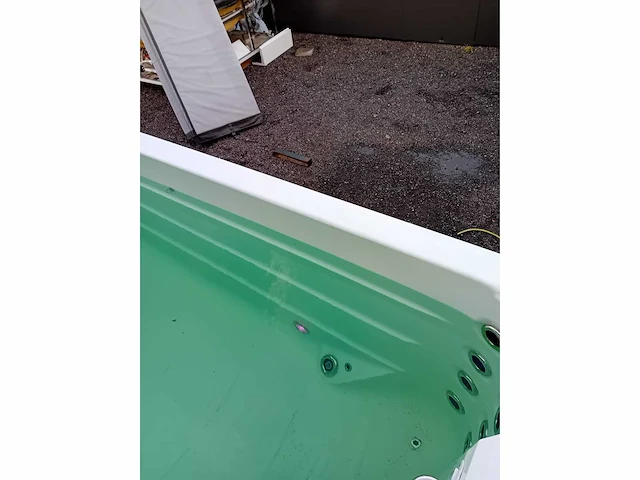 Infinitas 15 persoons jacuzzi en zwemspa - afbeelding 29 van  44