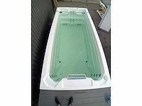 Infinitas 15 persoons jacuzzi en zwemspa - afbeelding 31 van  44