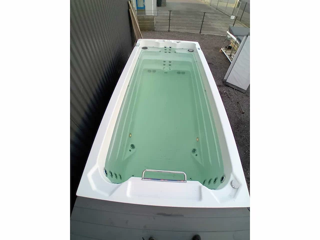 Infinitas 15 persoons jacuzzi en zwemspa - afbeelding 33 van  44
