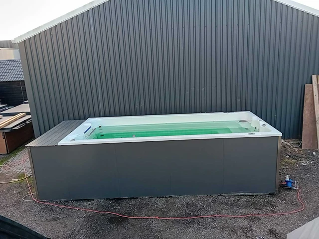 Infinitas 15 persoons jacuzzi en zwemspa - afbeelding 23 van  44