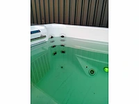 Infinitas 15 persoons jacuzzi en zwemspa - afbeelding 39 van  44