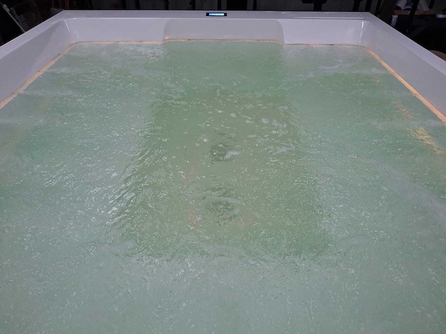 Infinitas paolo ferralli invisibile 8 persoons jacuzzi en buitenspa - afbeelding 25 van  56