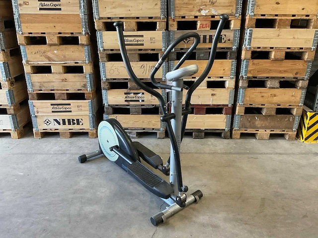 Infiniti fitness systems crosstrainer - afbeelding 1 van  4