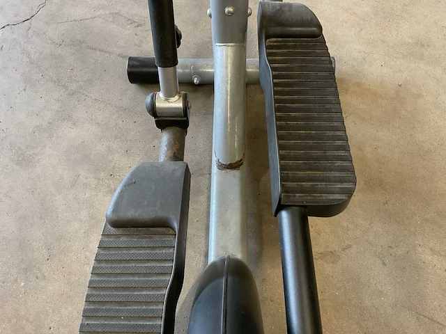 Infiniti fitness systems crosstrainer - afbeelding 4 van  4