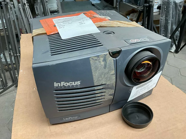Infocus 620 litepro projector - afbeelding 2 van  7