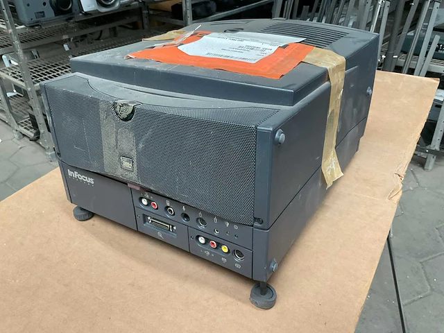 Infocus 620 litepro projector - afbeelding 4 van  7