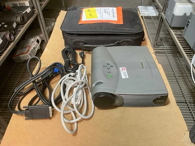 Infocus lp335 projector - afbeelding 1 van  6