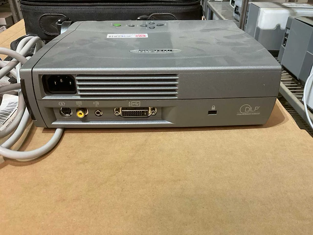 Infocus lp335 projector - afbeelding 4 van  6