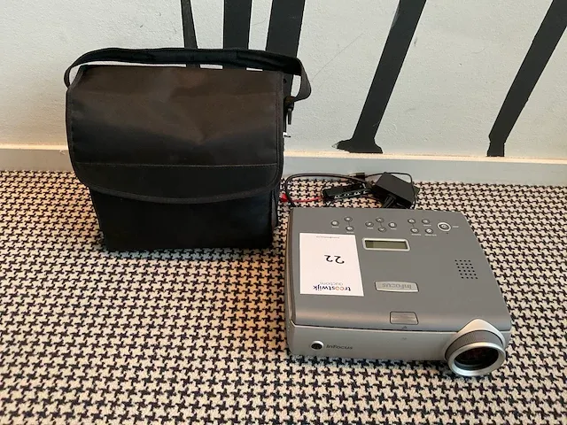 Infocus lp600 dlp projector - afbeelding 1 van  8