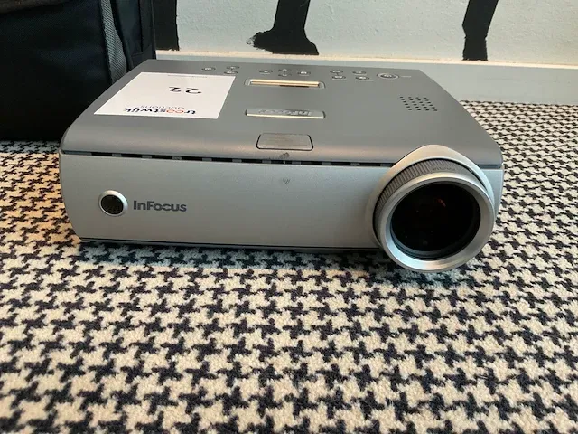 Infocus lp600 dlp projector - afbeelding 3 van  8