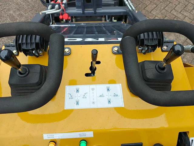 Infront - 2025 - yf380 - schranklader - afbeelding 9 van  27