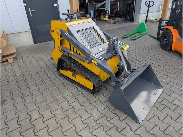 Infront - skidster - minishovel - schranklader - rupsbanden - afbeelding 1 van  2