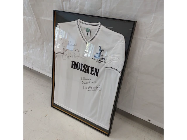 Ingelijst " tottenham hotspur " shirt u.e.f.a final 1983-84 - afbeelding 2 van  9