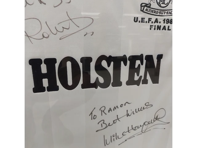 Ingelijst " tottenham hotspur " shirt u.e.f.a final 1983-84 - afbeelding 7 van  9
