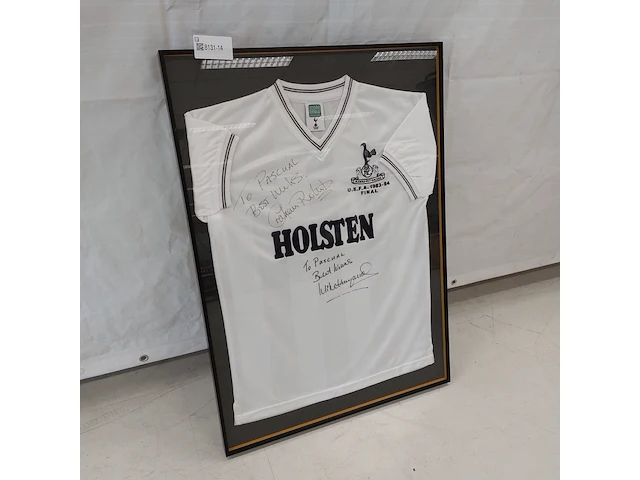 Ingelijst " tottenham hotspur " shirt u.e.f.a final 1983-84 - afbeelding 1 van  9