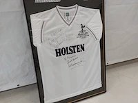 Ingelijst " tottenham hotspur " shirt u.e.f.a final 1983-84 - afbeelding 1 van  9