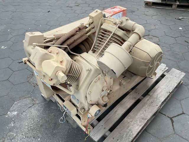 Ingersoll rand luchtcompressor - afbeelding 2 van  6
