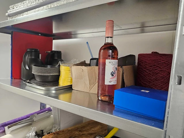 Inhoud complete bakkerij winkel opslagruimte - afbeelding 5 van  9