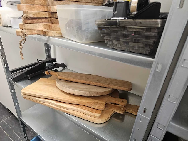 Inhoud complete bakkerij winkel opslagruimte - afbeelding 7 van  9