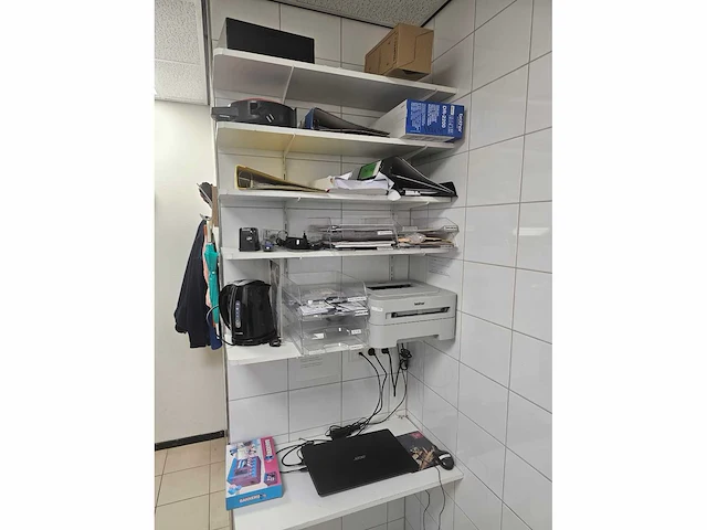 Inhoud complete kantoorruimte - afbeelding 2 van  6