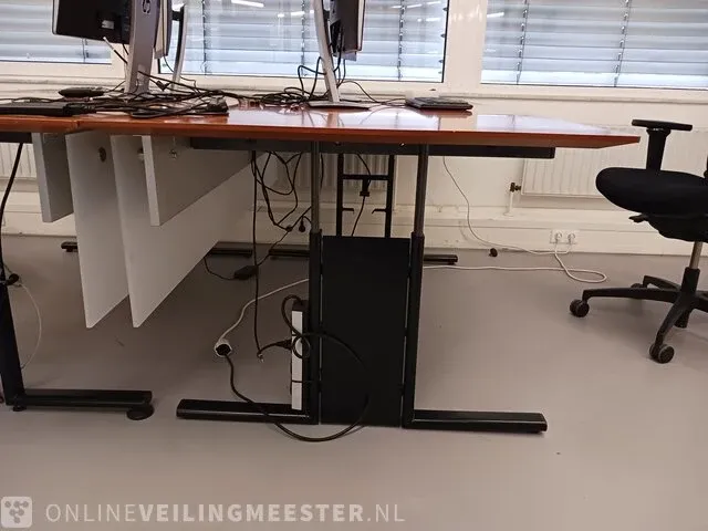 Inhoud directie kamer - afbeelding 10 van  33